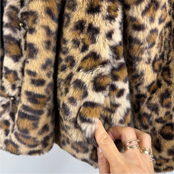 C & C California little girls leopard faux fur coat - Picture 8 of 9